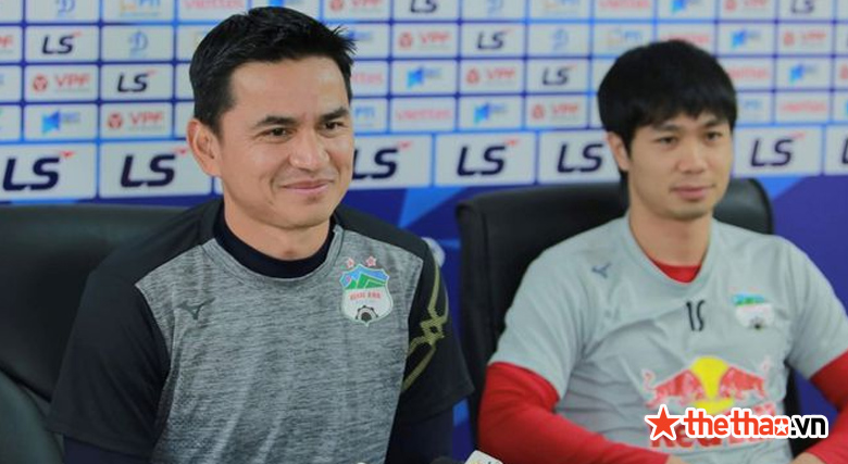 Kiatisak tiết lộ phản ứng của bầu Đức khi HAGL lên ngôi đầu V-League - Ảnh 1