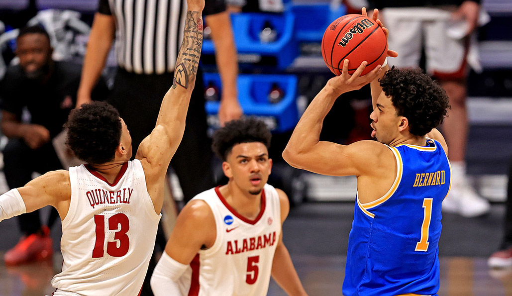 Cùng UCLA nhấn chìm Alabama trong hiệp phụ, tài năng gốc Việt Johnny Juzang bước vào Tứ kết March Madness - Ảnh 4