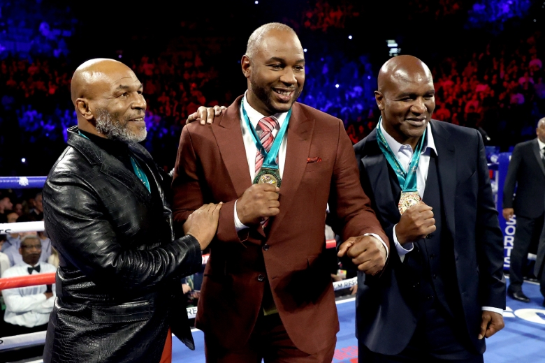 Mike Tyson: Tôi muốn đấu với Holyfield và Lennox Lewis trong năm nay - Ảnh 2