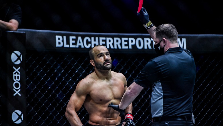 Eddie Alvarez hy vọng ONE thay đổi quyết định xử thua tại ONE on TNT 1 - Ảnh 1