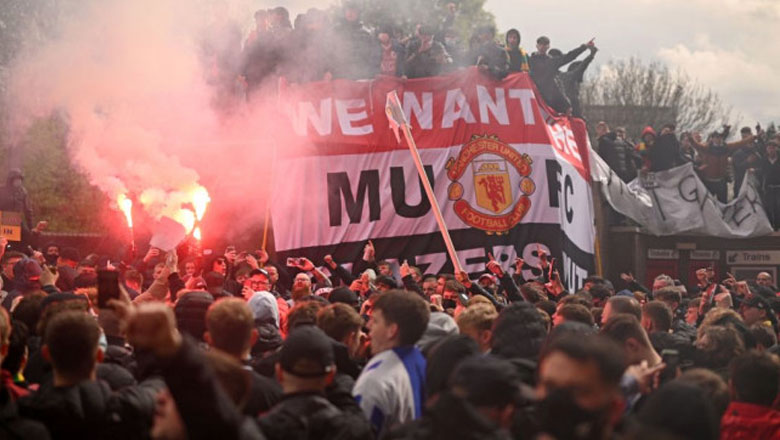 BTC Ngoại hạng Anh khó xếp lịch đá trận MU - Liverpool - Ảnh 2