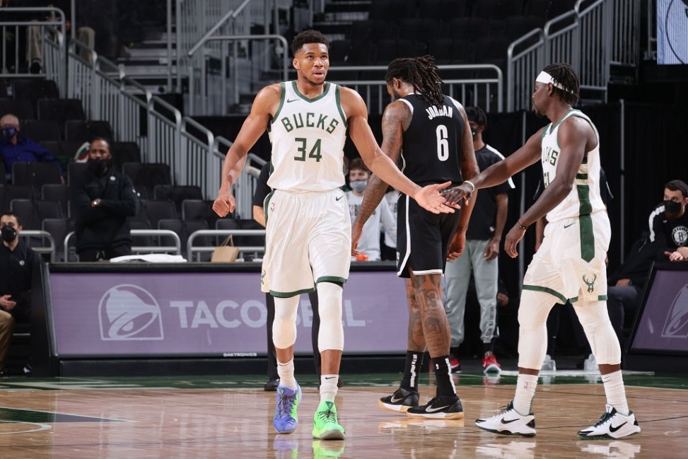 Brooklyn Nets bất lực trước sức mạnh của Á Thần Giannis Antetokounmpo - Ảnh 4
