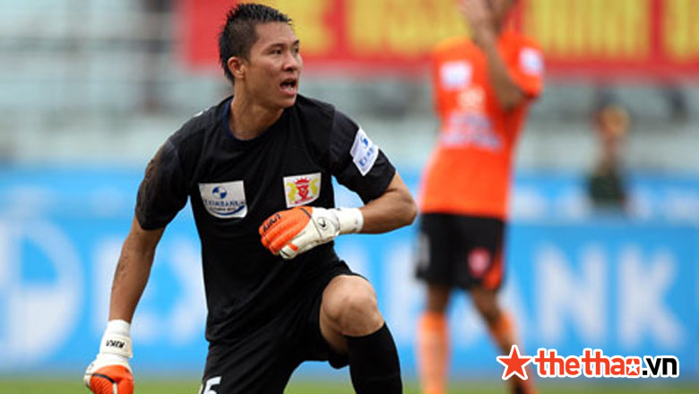 Top 5 cầu thủ nhận lót tay cao nhất lịch sử bóng đá Việt Nam - Ảnh 3