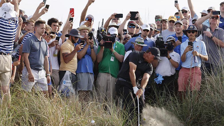 Phil Mickelson trở thành lịch sử giải golf PGA Championship - Ảnh 2