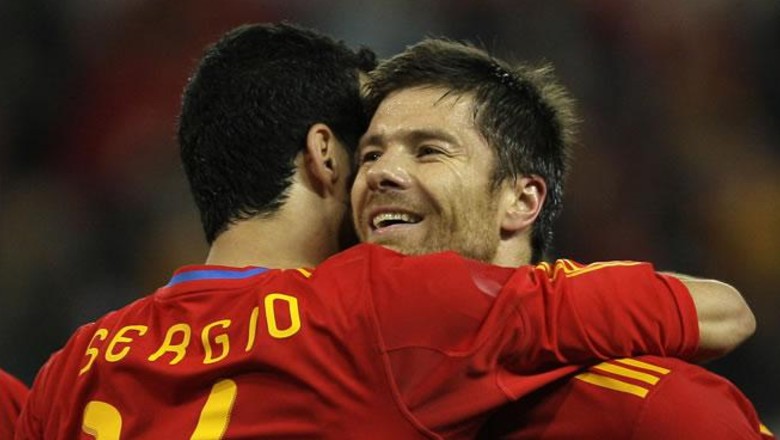 Đối thoại Sergio Busquets - HLV Del Bosque: Thủ lĩnh không còn thầm lặng của Tây Ban Nha - Ảnh 3