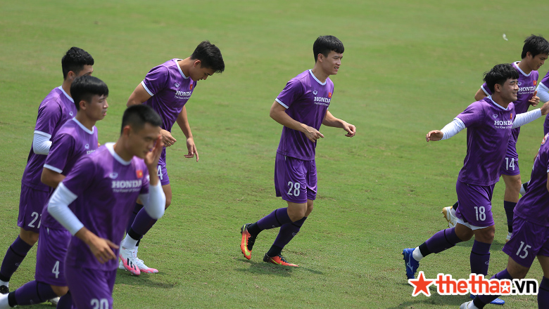 HLV Phan Thanh Hùng: 'Hoàng Đức có thể thay Quang Hải' - Ảnh 2