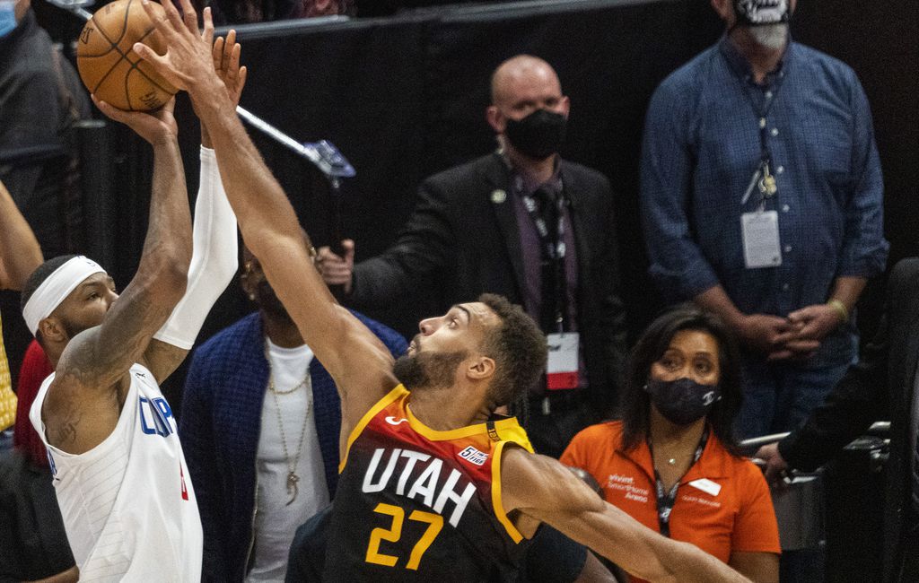Rudy Gobert lập Hattrick 'Cầu thủ phòng ngự xuất sắc nhất năm' - Ảnh 2