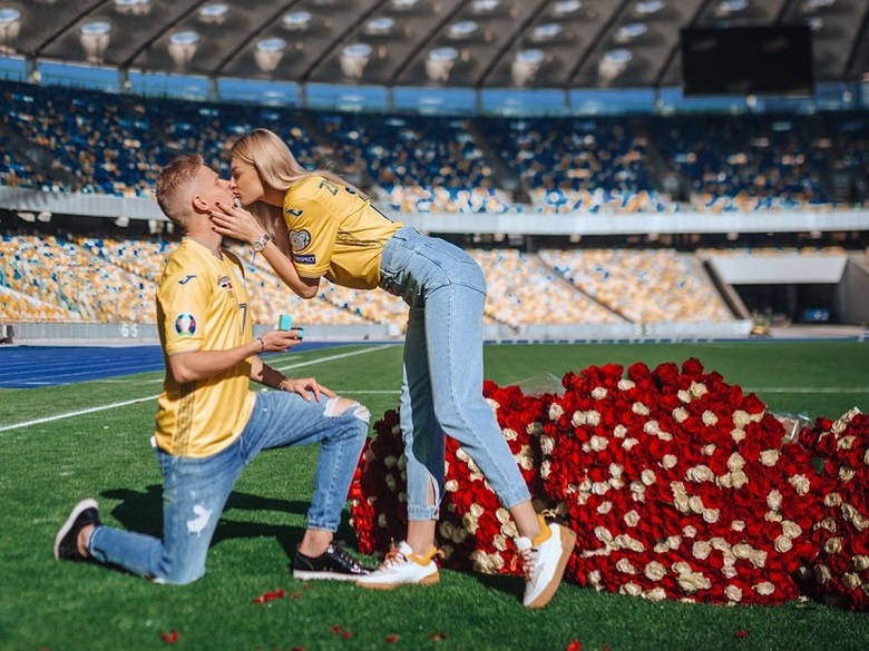 Chuyện tình đẹp như mơ giữa Zinchenko và cô nàng phóng viên xinh đẹp Vlada Sedan - Ảnh 4