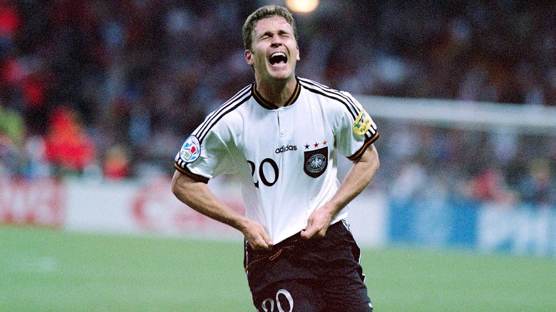 10 khoảnh khắc điên rồ nhất lịch sử EURO: Kiệt tác volley của Van Basten - Ảnh 5