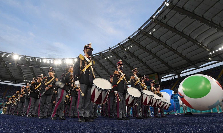 Chùm ảnh Lễ khai mạc EURO 2021: Bữa tiệc của màu sắc và công nghệ - Ảnh 10