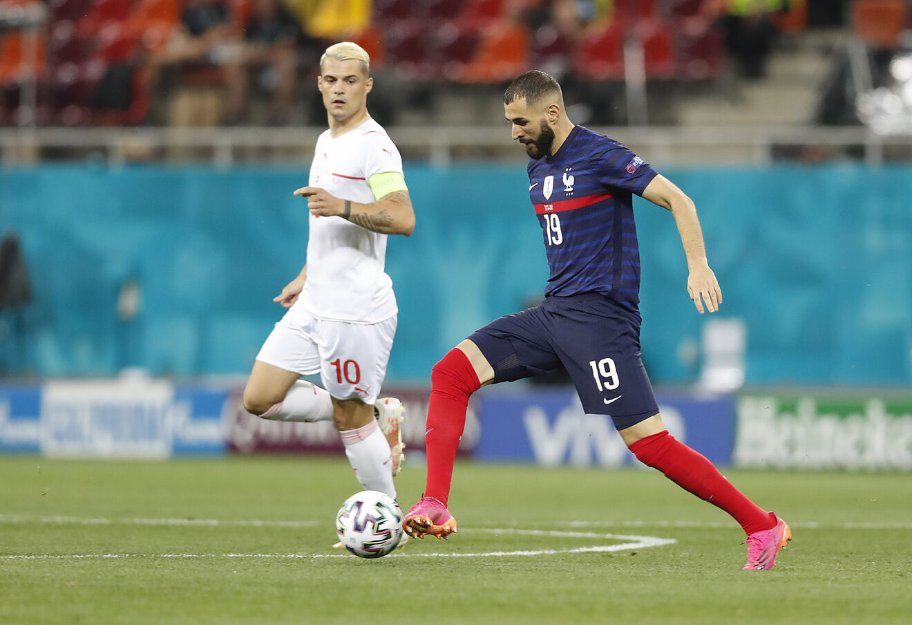 Pháp, Mbappe và trò đùa của quả bóng - Ảnh 3