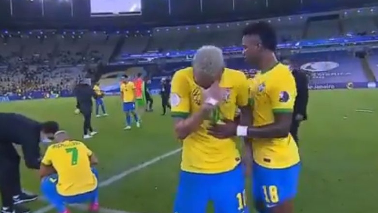 Neymar gây tranh cãi khi cười đùa với Messi ngay sau thất bại - Ảnh 2