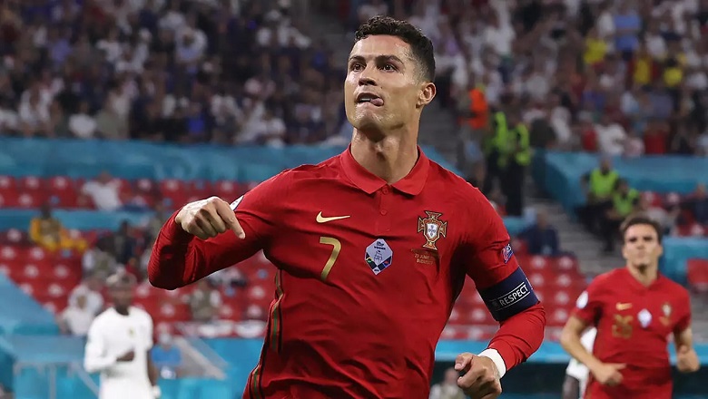 Trở thành Vua phá lưới EURO, Ronaldo thiết lập kỷ lục ghi bàn có một không hai - Ảnh 1