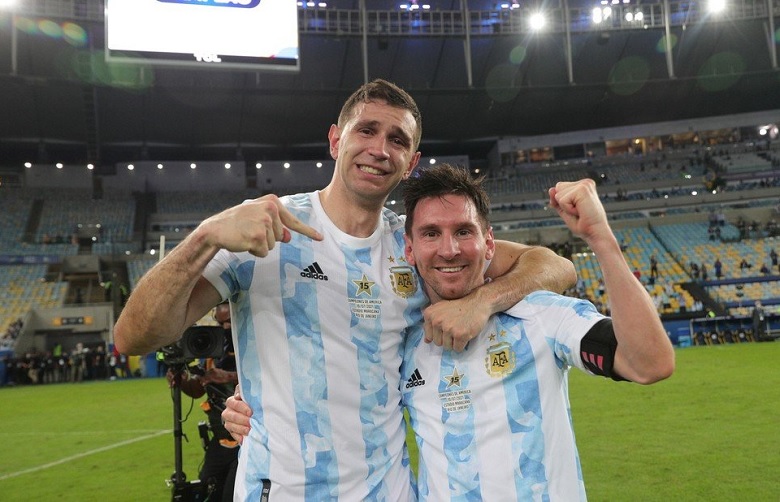 Emiliano Martinez: ‘Chơi cạnh Messi giúp tôi biến thành Super Saiyan’ - Ảnh 1