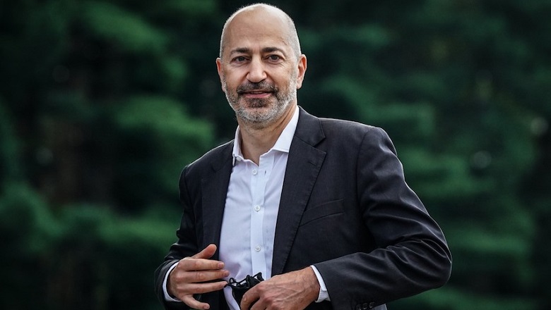 Cựu CEO Arsenal mắc ung thư vòm họng vẫn chăm chỉ đi làm cống hiến cho AC Milan - Ảnh 1