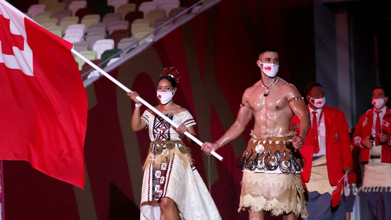 Pita Taufatofua, người cầm cờ Tonga cởi trần ‘hot’ nhất lễ khai mạc Olympic Tokyo 2021 - Ảnh 1