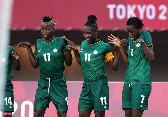 Bóng đá nữ Olympic Tokyo: Xé lưới Trung Quốc 3 lần, tuyển thủ Zambia đi vào lịch sử - Ảnh 1