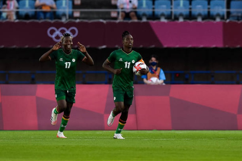 Bóng đá nữ Olympic Tokyo: Xé lưới Trung Quốc 3 lần, tuyển thủ Zambia đi vào lịch sử - Ảnh 2
