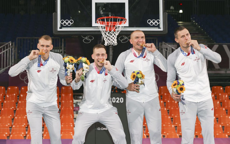 Mỹ và Latvia giành HCV môn bóng rổ 3x3 tại Olympic Tokyo - Ảnh 2