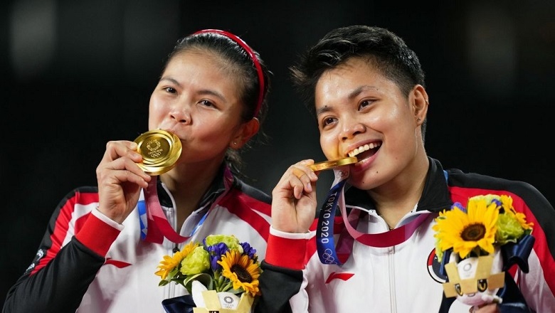 Vô địch cầu lông Olympic Tokyo 2021, cặp đôi Indonesia nhận thưởng 8 tỷ và... 5 con bò - Ảnh 1