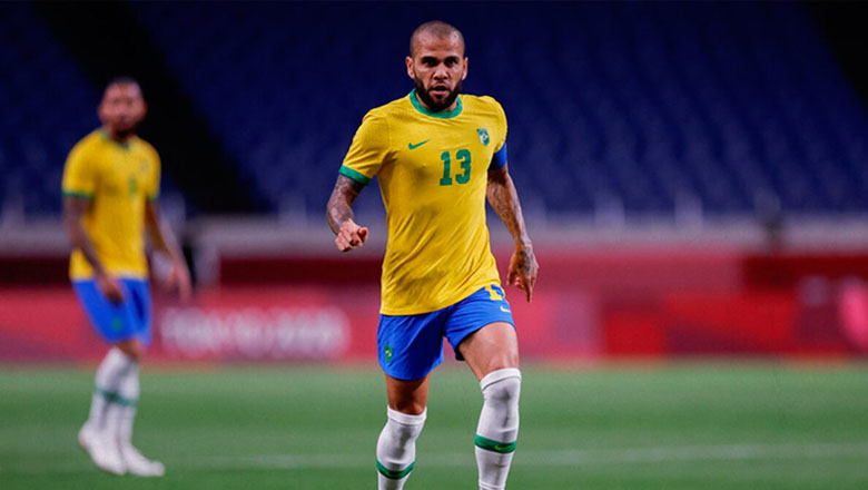 Dani Alves giành danh hiệu thứ 44, bỏ xa Messi ở vị trí số 2 - Ảnh 1