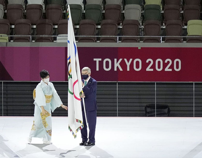 Chùm ảnh lễ bế mạc Olympic Tokyo 2021: Ấm cúng nhưng vẫn rực rỡ sắc màu - Ảnh 7