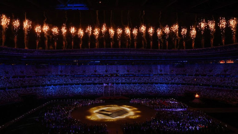 Chùm ảnh lễ bế mạc Olympic Tokyo 2021: Ấm cúng nhưng vẫn rực rỡ sắc màu - Ảnh 12