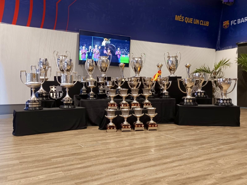 TRỰC TIẾP: Lionel Messi họp báo chia tay Barcelona - Ảnh 3