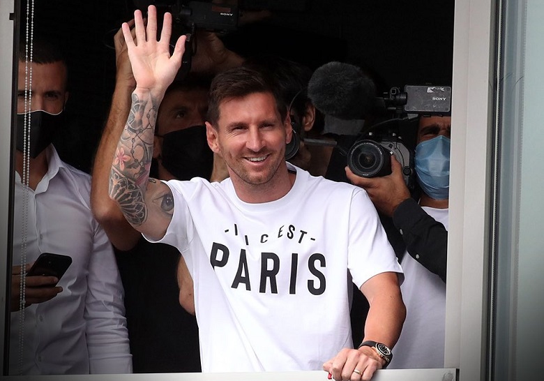 TRỰC TIẾP Messi sang PSG: M10 vẫy chào fan, đi kiểm tra y tế - Ảnh 21