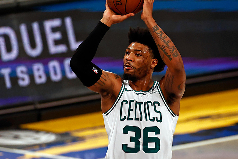 Dập tắt tin đồn ra đi, Marcus Smart ký hợp đồng bom tấn với Boston Celtics - Ảnh 2