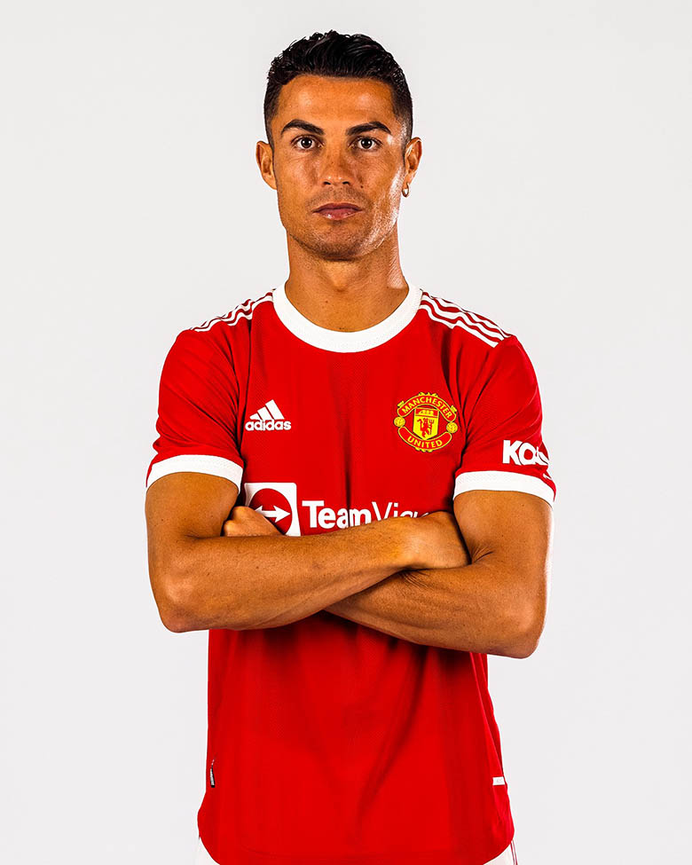Ronaldo chính thức khoác áo MU, chưa xác nhận áo số 7 - Ảnh 5