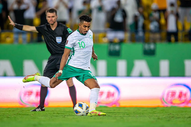 Việt Nam bị thổi phạt đền nhiều nhất trong 12 đội tuyển ở vòng loại World Cup - Ảnh 3