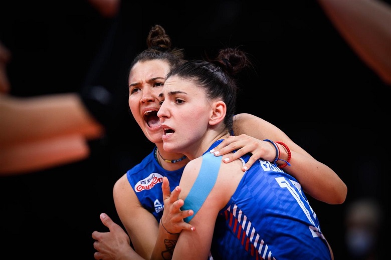 Bán kết Giải bóng chuyền nữ vô địch châu Âu 2021: Thổ Nhĩ Kỳ lại ôm hận trước Serbia, Italia vượt ải Hà Lan - Ảnh 1