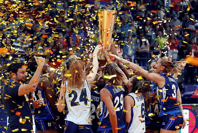Giải bóng chuyền nữ vô địch châu Âu 2021: Vượt ải Serbia, Italia lần thứ 3 vô địch châu Âu - Ảnh 1