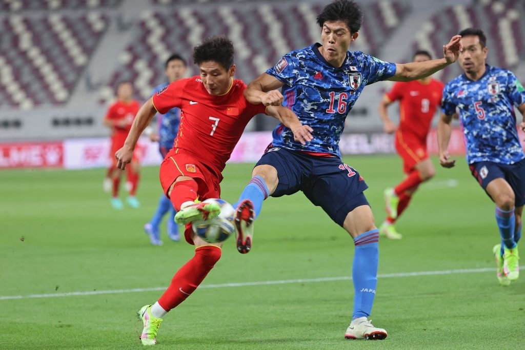 TRỰC TIẾP Trung Quốc vs Nhật Bản: Tân binh Tomiyasu của Arsenal đá chính - Ảnh 13