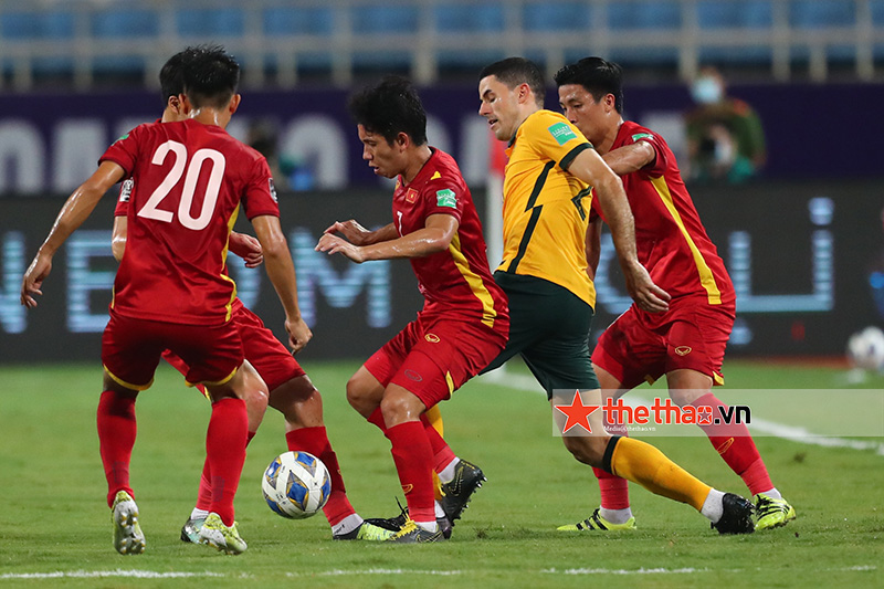 TRỰC TIẾP Việt Nam vs Úc: Bức tường màu đỏ! - Ảnh 10