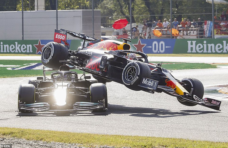 Lewis Hamilton may mắn thoát chết sau tai nạn của Max Verstappen tại Italian Grand Prix - Ảnh 2