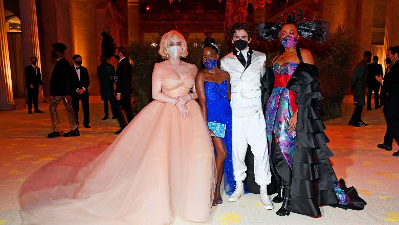 Naomi Osaka khoe kiểu tóc cực dị, Serena Williams diện nguyên cây Gucci tại Met Gala 2021 - Ảnh 2