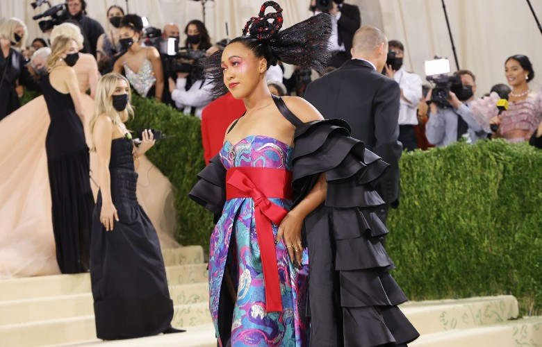 Naomi Osaka khoe kiểu tóc cực dị, Serena Williams diện nguyên cây Gucci tại Met Gala 2021 - Ảnh 3