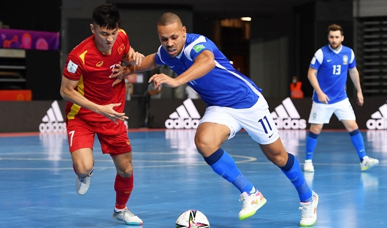 TRỰC TIẾP futsal Việt Nam 0-3 futsal Brazil: Ferrao hoàn tất cú đúp - Ảnh 4