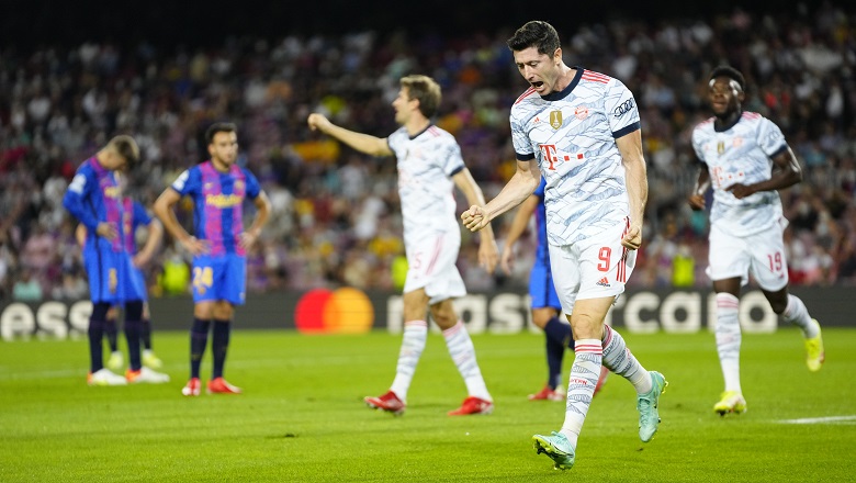 Video highlight Barca vs Bayern Munich: Lewandowski lập cú đúp, Hùm xám dạo chơi - Ảnh 2
