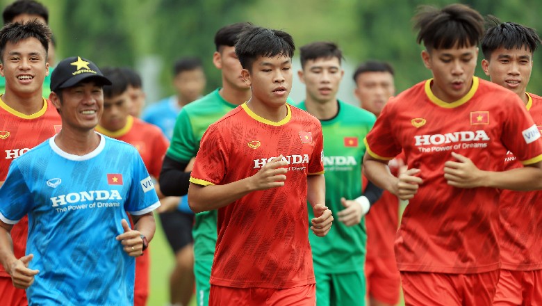 ‘Quang Hải 2.0’ phấn khích khi thường xuyên được so tài với ĐTQG Việt Nam - Ảnh 2