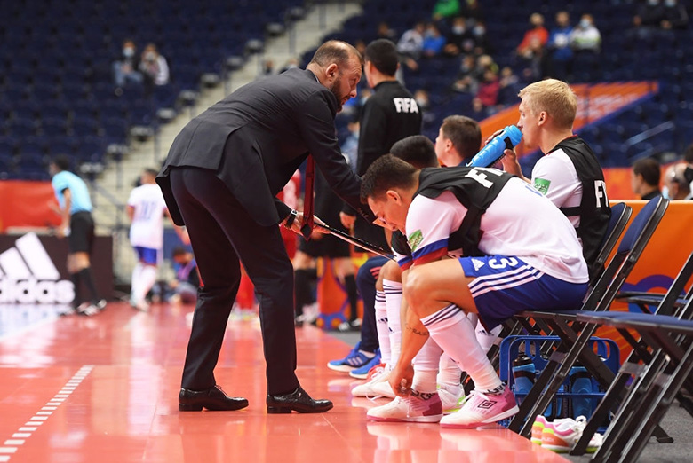 ĐT futsal Việt Nam quá 'cháy' cuối trận, Nga buộc phải hội ý khi còn 7 giây - Ảnh 2