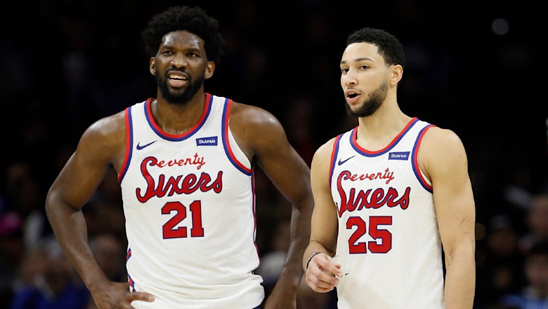 Đồng đội bay một vòng nước Mỹ để thuyết phục Ben Simmons ở lại - Ảnh 1
