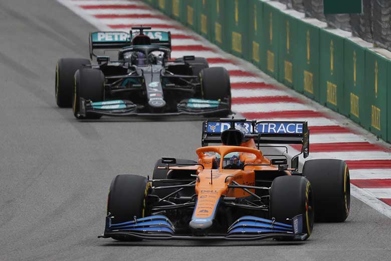Lewis Hamilton đạt cột mốc lịch sử sau chiến thắng chặng F1 Russian Grand Prix 2021 - Ảnh 1