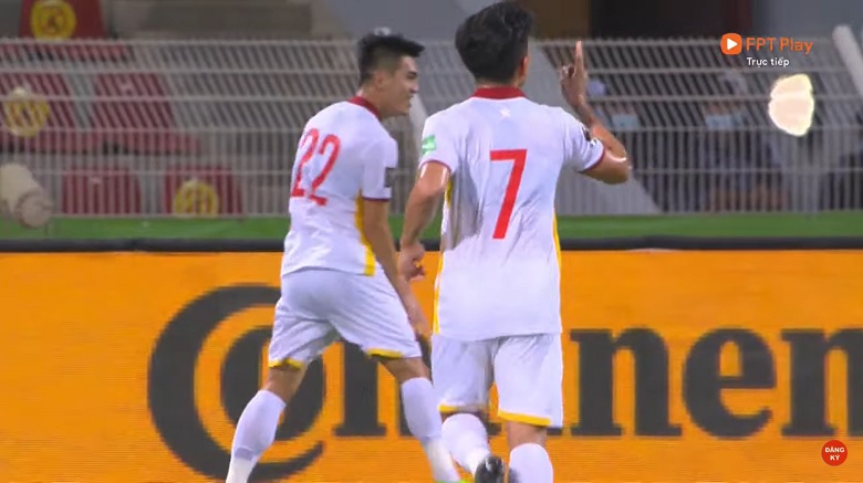 TRỰC TIẾP Việt Nam 1-1 Oman: Issam Al Sabhi gỡ hòa cho đội chủ nhà - Ảnh 6