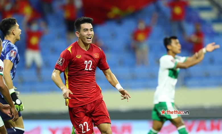 Tiến Linh cân bằng kỷ lục ghi bàn của Công Vinh tại vòng loại World Cup - Ảnh 1