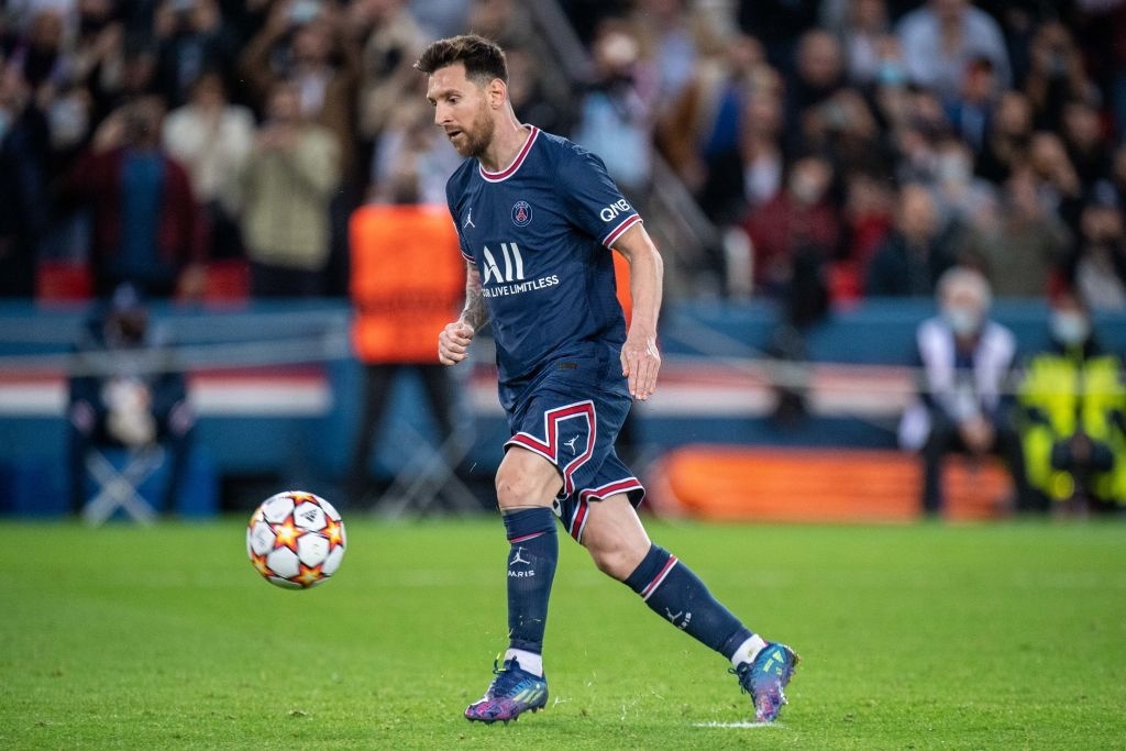 Messi ghi bàn theo phong cách Panenka - Ảnh 1