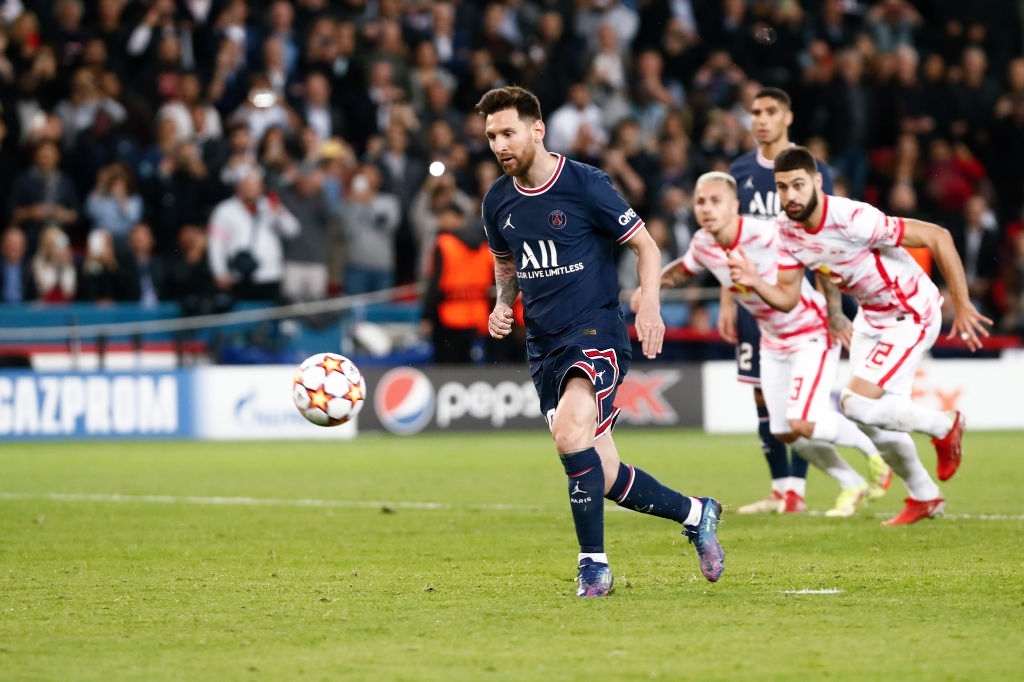 Messi ghi bàn theo phong cách Panenka - Ảnh 2