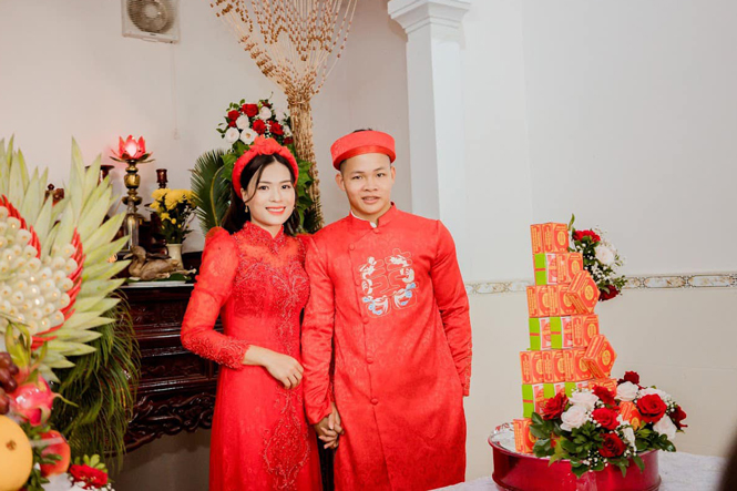 Chủ công, hậu duệ của “búa máy” Bùi Thị Huệ lên xe hoa - Ảnh 2